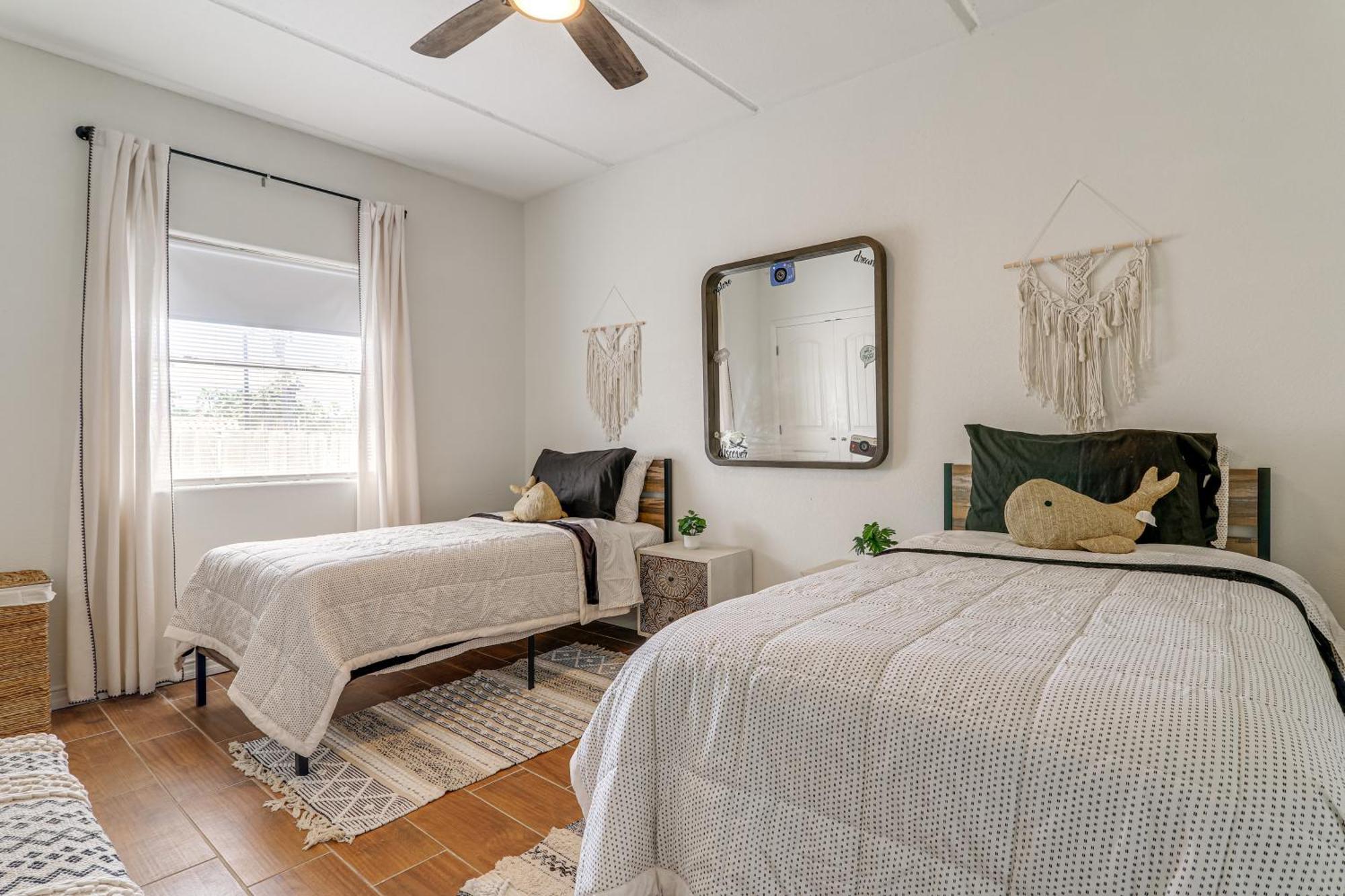 Luxe South Padre Condo With Pool - Walk To Beach! South Padre Island Exteriör bild